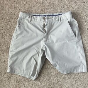 Men’s golf shorts slight mark around waist